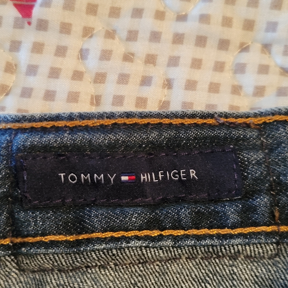 Mens Tommy Hilfiger jeans. SIZE 44X30
